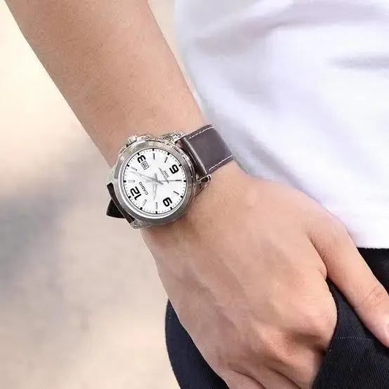 Reloj Casio Mtp-1314l-7a 50m Wr Acero Cuero Fechador Hombre Marrón Oscuro Plateado