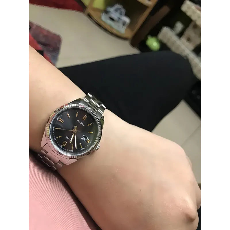 Reloj Casio Mtp-1302d-1a2 Para Caballero Plateado/ Negro/oro