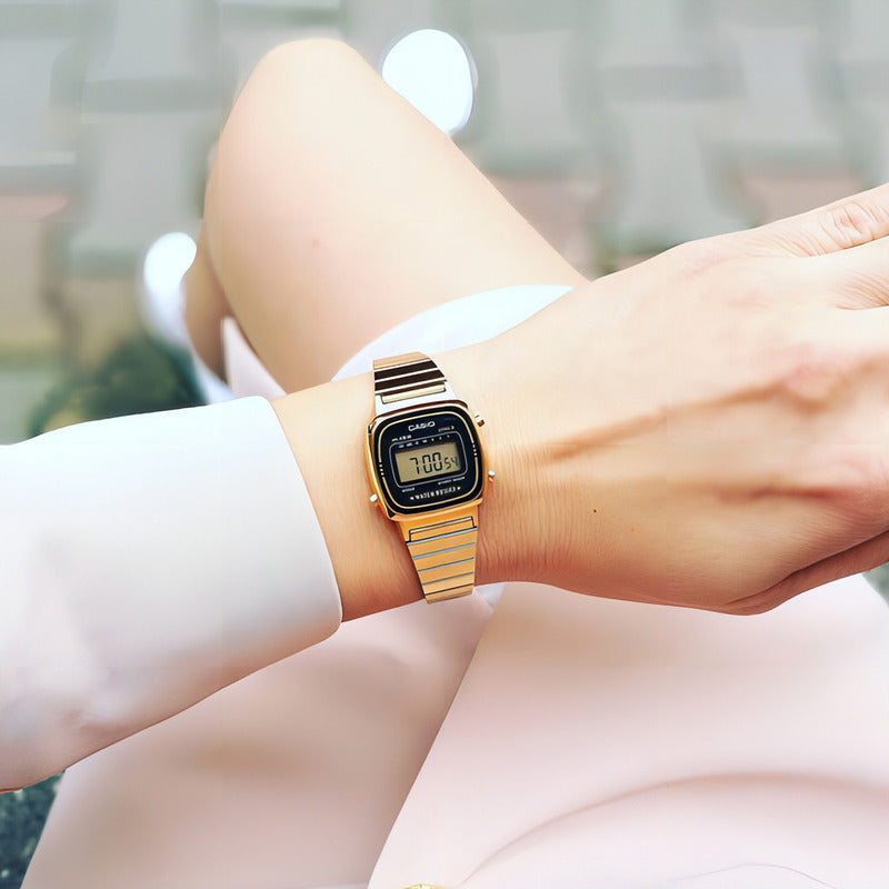 Reloj Casio La670wga-1d Vintage Mujer Dorado Negro