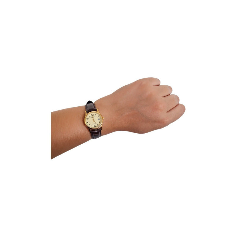 Reloj Casio Análogo Mujer Ltp-v002gl-9b Formal Becris Color De La Correa Marrón Color Del Fondo Dorado
