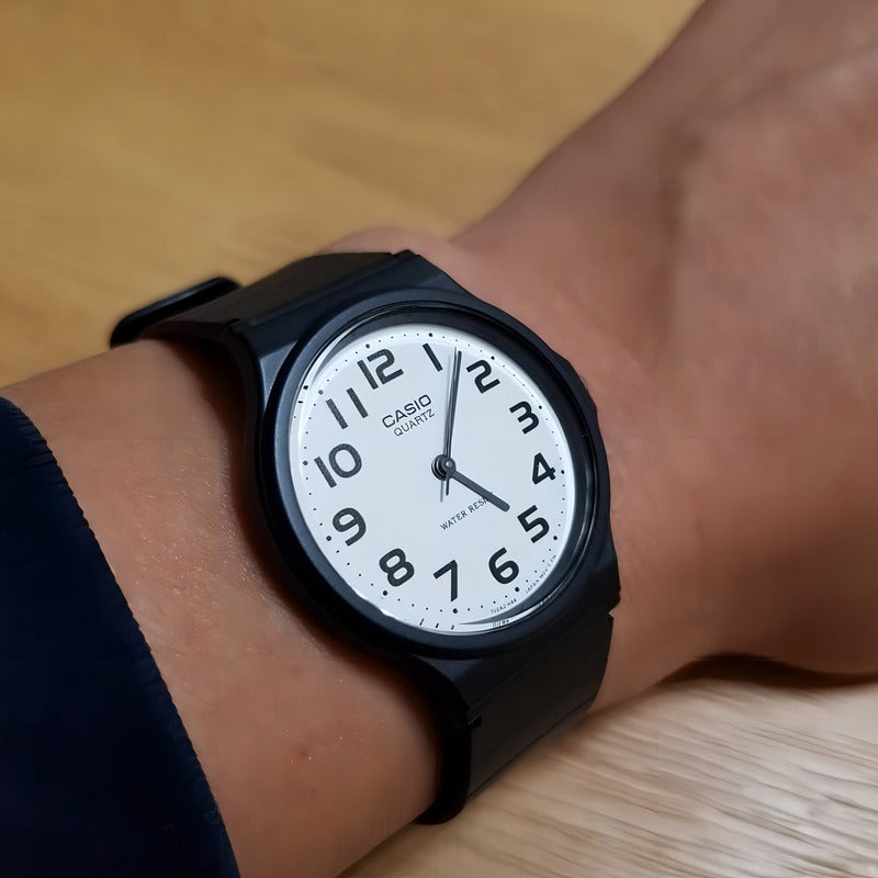 Reloj Casio Clásico Para Caballero Con Correa De Resina Negra