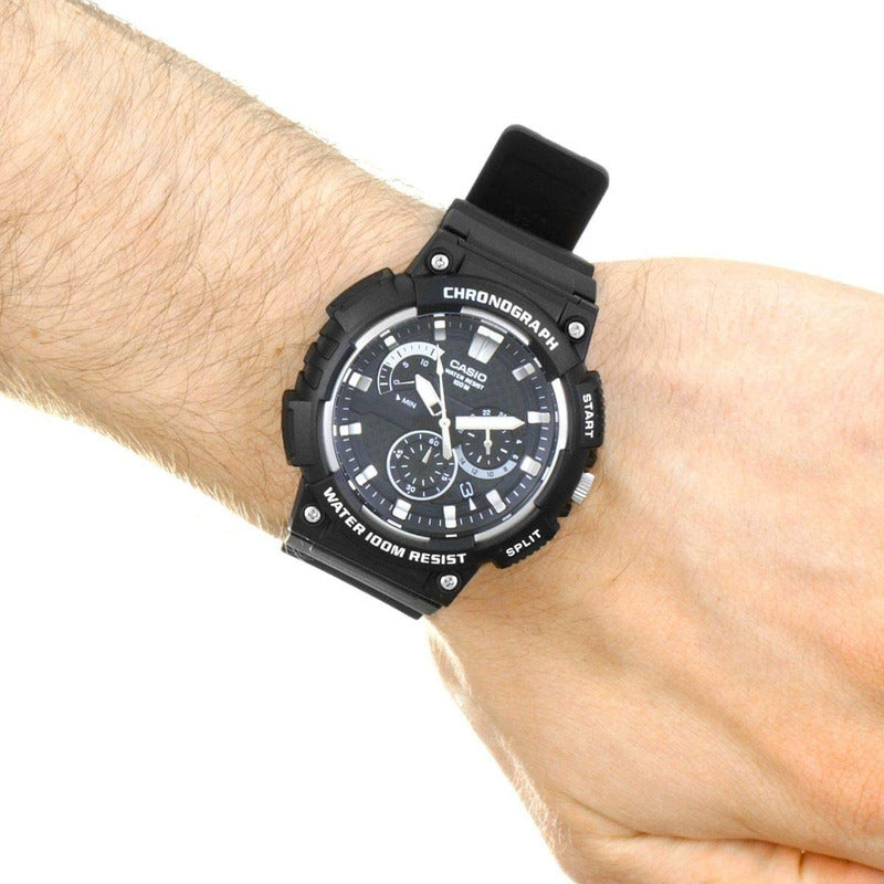 Reloj Casio Mcw-200h-1a Hombre Analógico, Con Cronógrafo Y Resistencia Al Agua De 100 M Negro