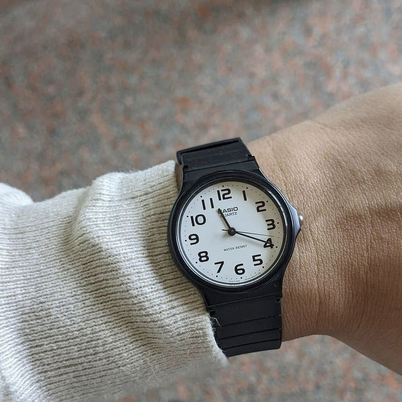Reloj De Caballero Casio Reloj Clásico Mq-24-7b2