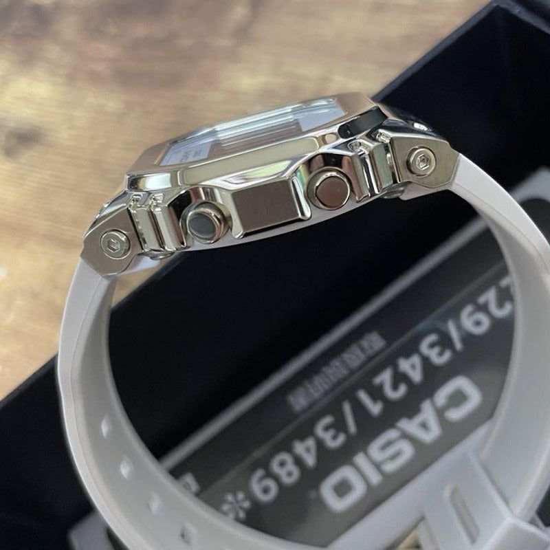 Reloj Casio G Shock Mujer Gm-s5600g-7d Deportivo Original Plateado Blanco
