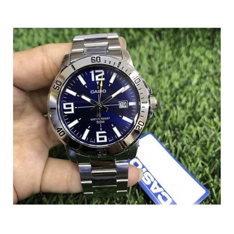 Reloj Casio Mtpvd01 2b Hombre Acero Fechador Correa Plateado Bisel Plateado Fondo Azul Marino Mtp-vd01d-2b
