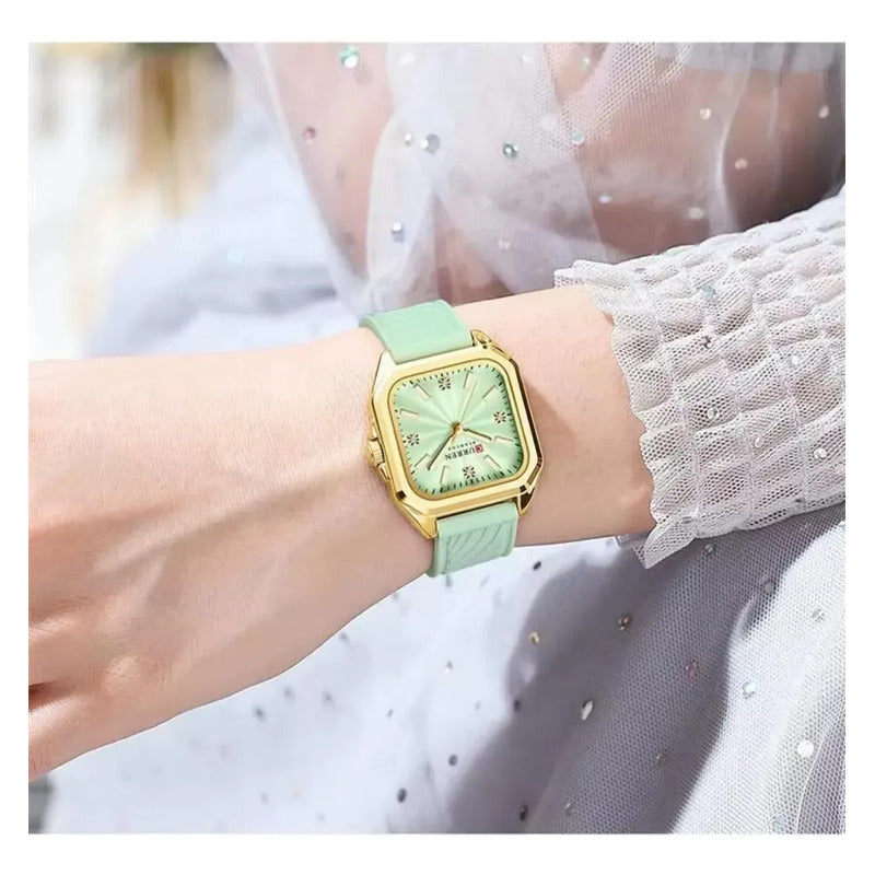 Reloj Para Mujer Curren 9113 Kree4502 Dorado Verde Claro