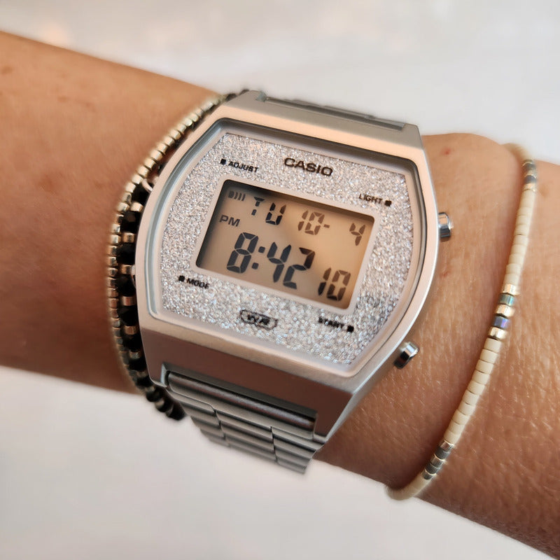 Reloj Casio B640wdg-7df Mujer Vintage 100% Original Color De La Correa Plata Color Del Bisel Plata Color Del Fondo Plata