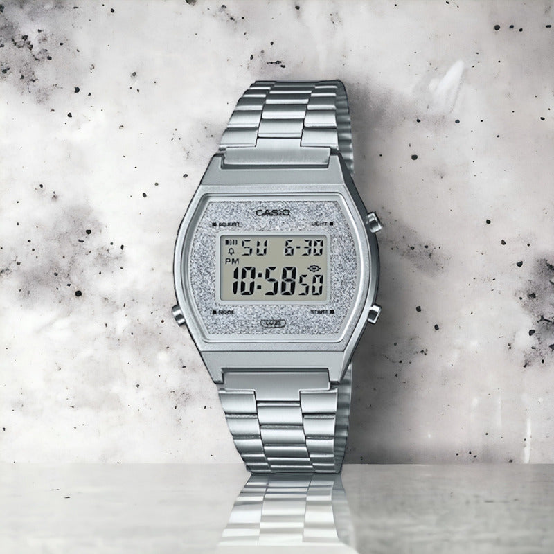 Reloj Casio B640wdg-7df Mujer Vintage 100% Original Color De La Correa Plata Color Del Bisel Plata Color Del Fondo Plata