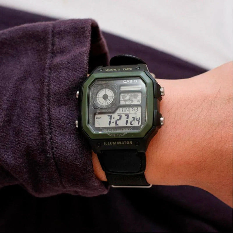 Reloj Pulsera Digital Casio Ae-1200whb-3b Con Correa De Tela Color Negro/verde - Fondo Negro