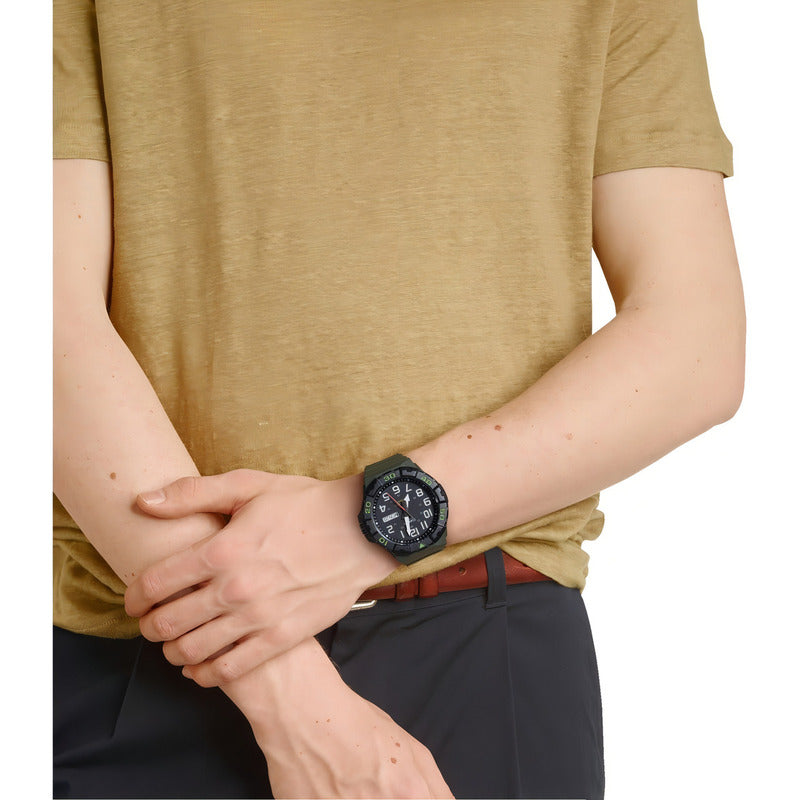 Reloj Casio Analógico Para Hombre Con Correa Verde Y Resistencia Al Agua De 100 M Negro