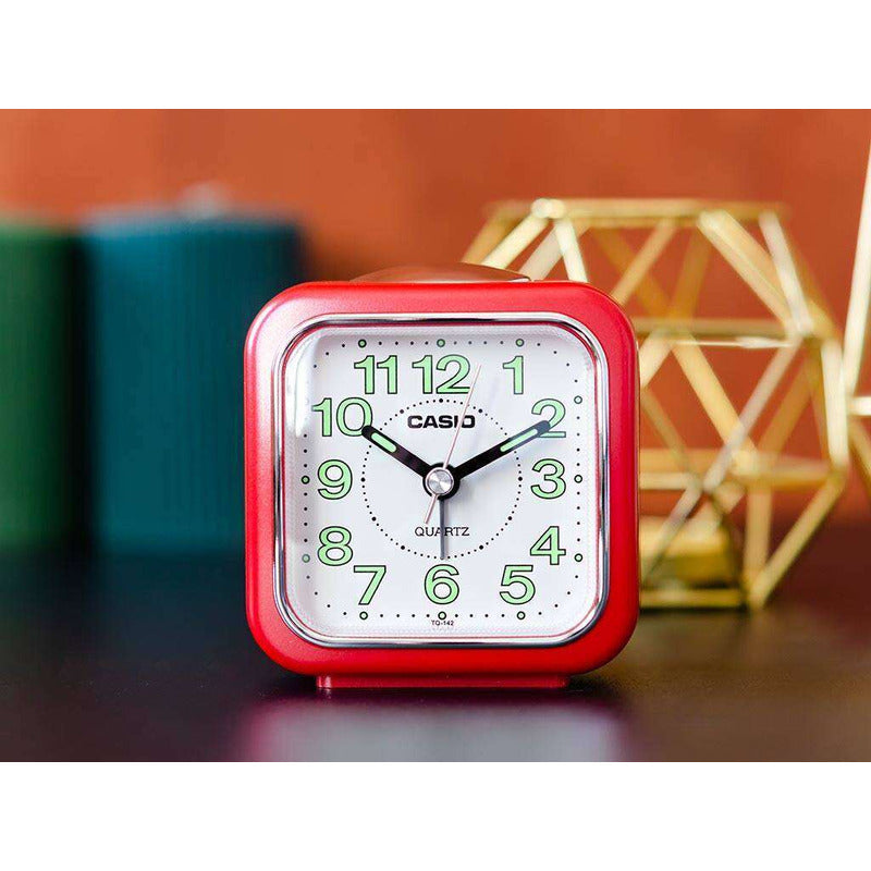Reloj Despertador Casio Tq-142-4 Color Rojo Rojo 4