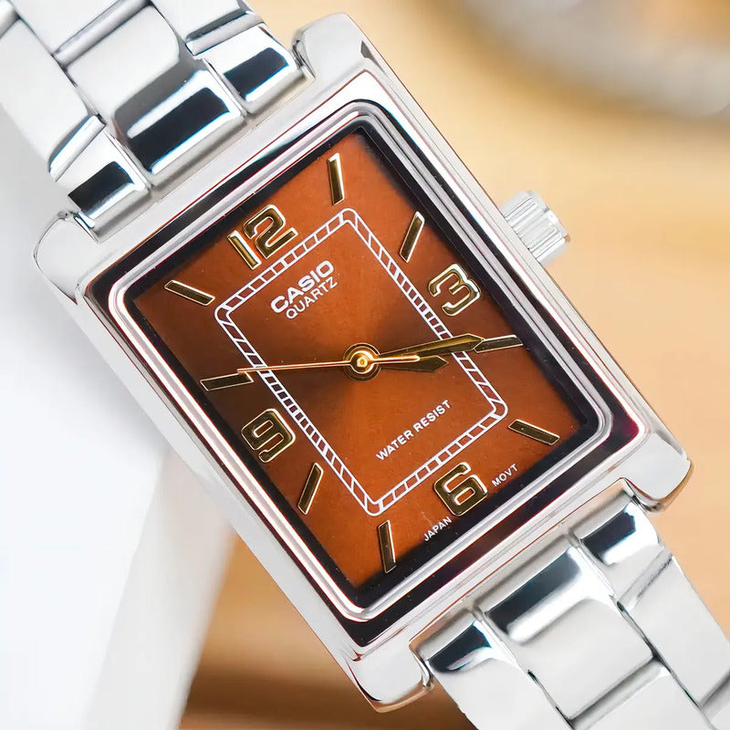 Reloj Mujer Casio Ltp-1234dd-5adf Core Ladies Original Plateado Marrón