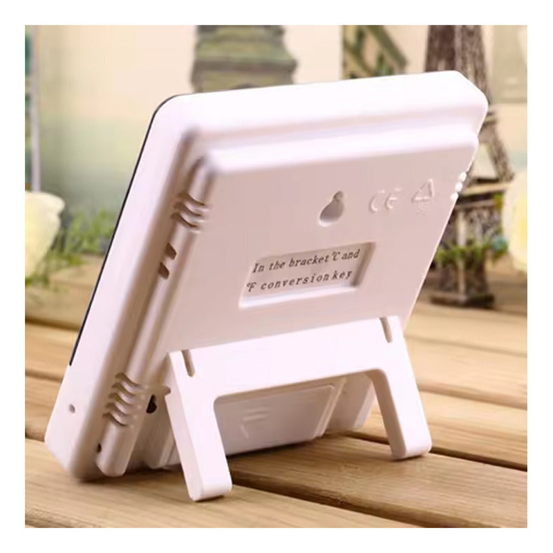 Reloj De Mesa Pantalla Htc-1 Blanco Led Fecha Temperatura Blanco