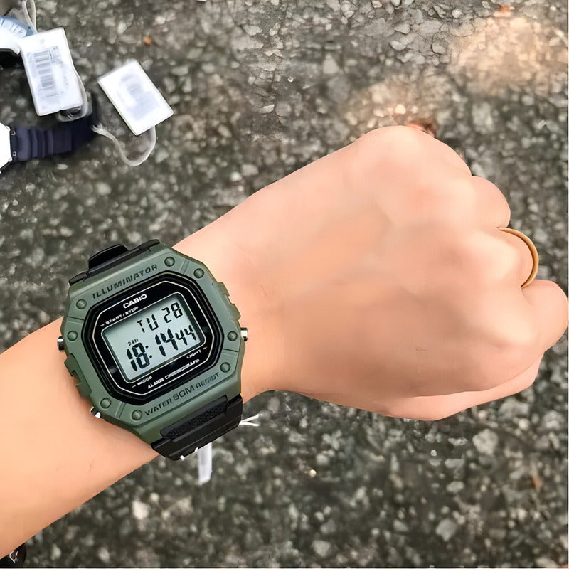 Reloj De Pulsera Casio Youth W-218h-3a, Digital, Para Hombre, Fondo Gris, Con Correa De Resina Color Negro, Dial Negro, Minutero/segundero Negro, Bisel Color Verde, Luz Ámbar Y Hebi