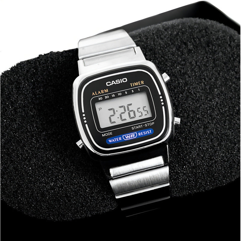 Reloj Casio La670wa-1df Vintage Mini Plateado Fondo Negro Plata Negro Plateado