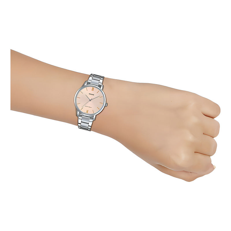 Reloj Mujer Casio Ltp-vt01d-4b2 Plateado Análogo Fondo Rosa Palo Rosa