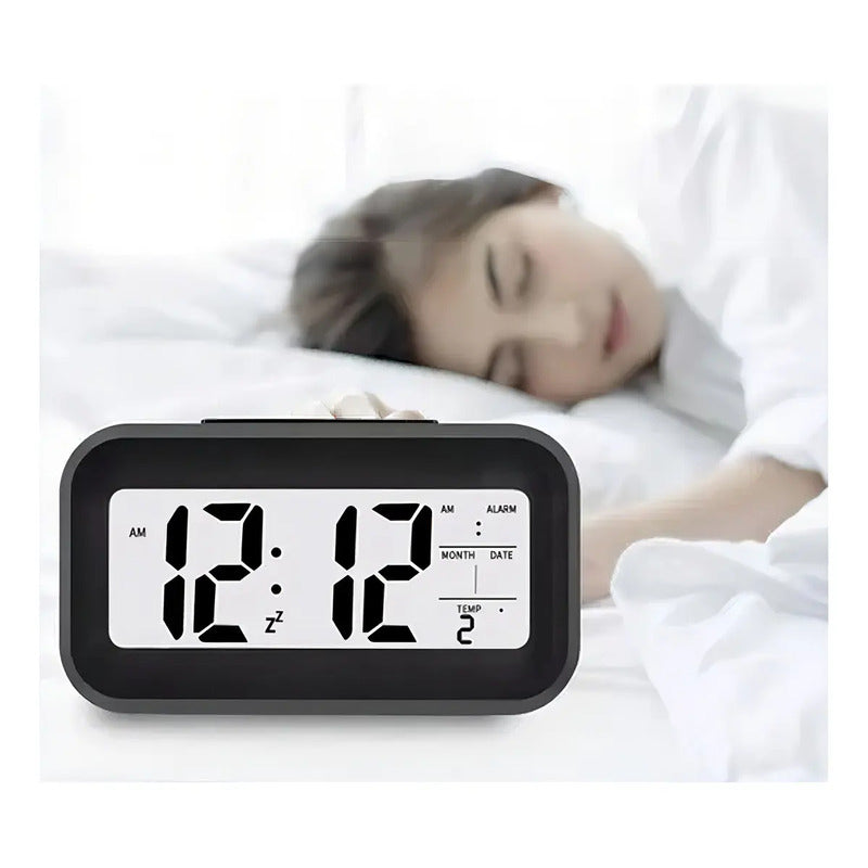 Reloj Despertador Pantalla Led Fecha Temperatura Alarma Color Negro 14 Cm