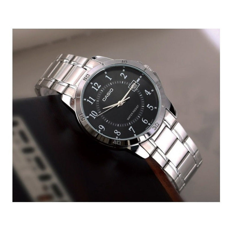 Reloj Pulsera Casio Mtp-v004d-7b Con Correa De Acero Inoxidable Color Plata - Fondo Blanco