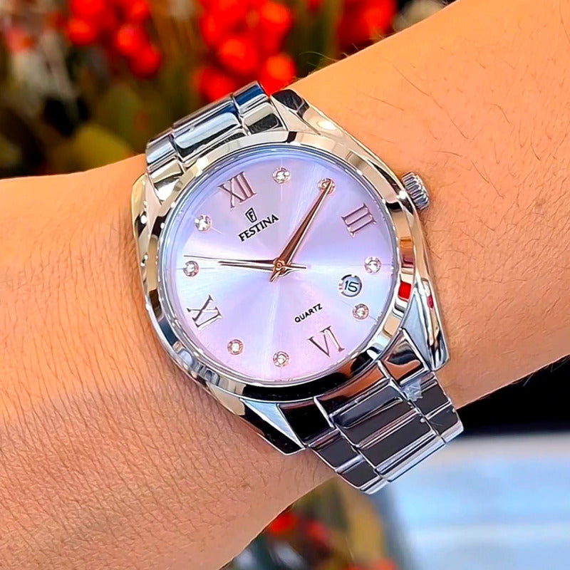 Reloj De Mujer Festina Boyfriend Con Piedras De Acero F16790 Color Del Fondo Lila Claro Color De La Malla Plateado Color Del Bisel Plateado Rosa