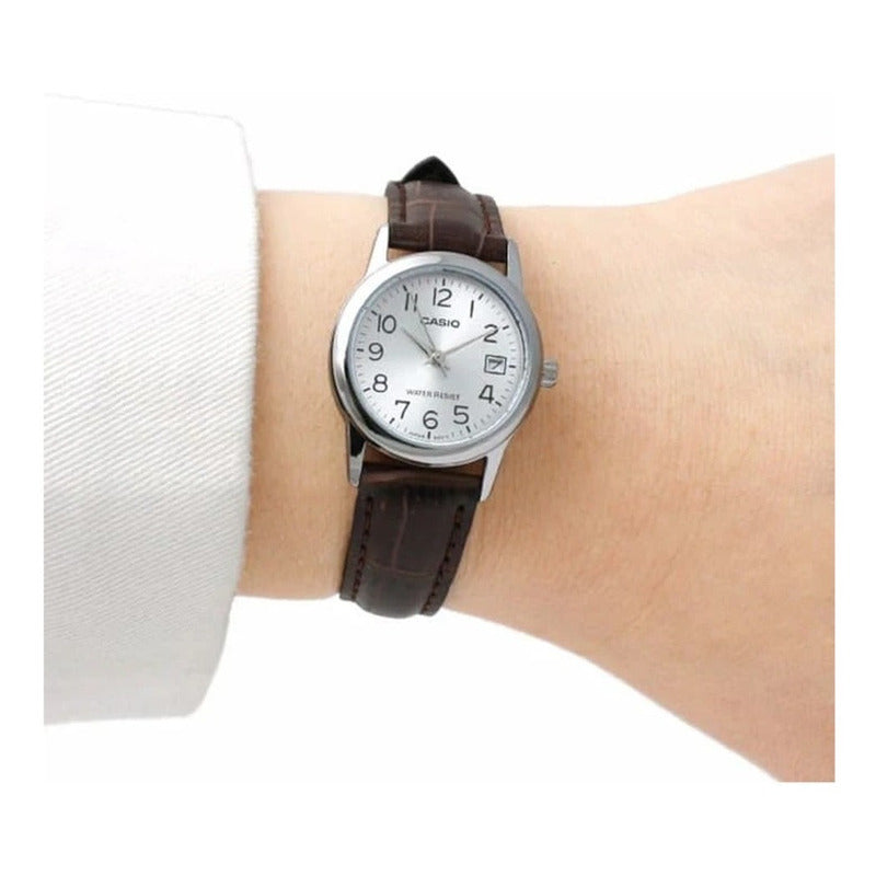 Reloj Casio Dama Casual, Ltp-v002l-7b2, Fecha, Cafe Plata Con Numeros