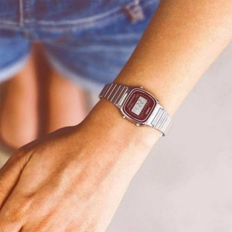 Relojes Pulsera Casio Dama La-670wa-4d Original Plateado Bordó