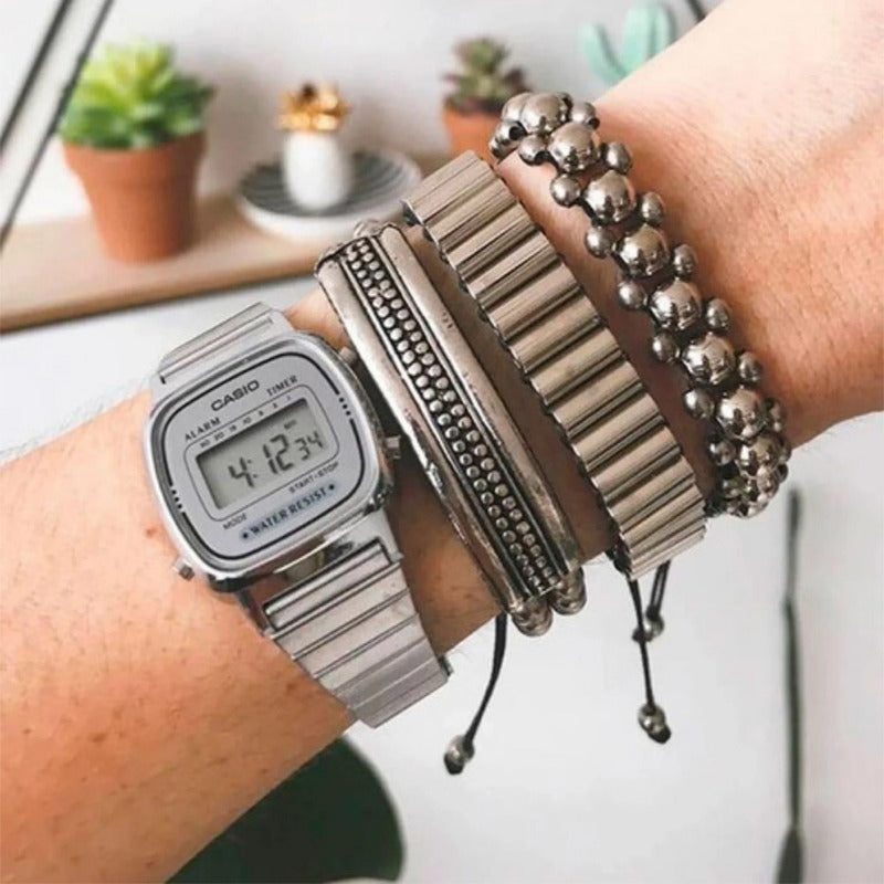 Reloj Casio La-670wa-7d Vintage Original Plata Plateado