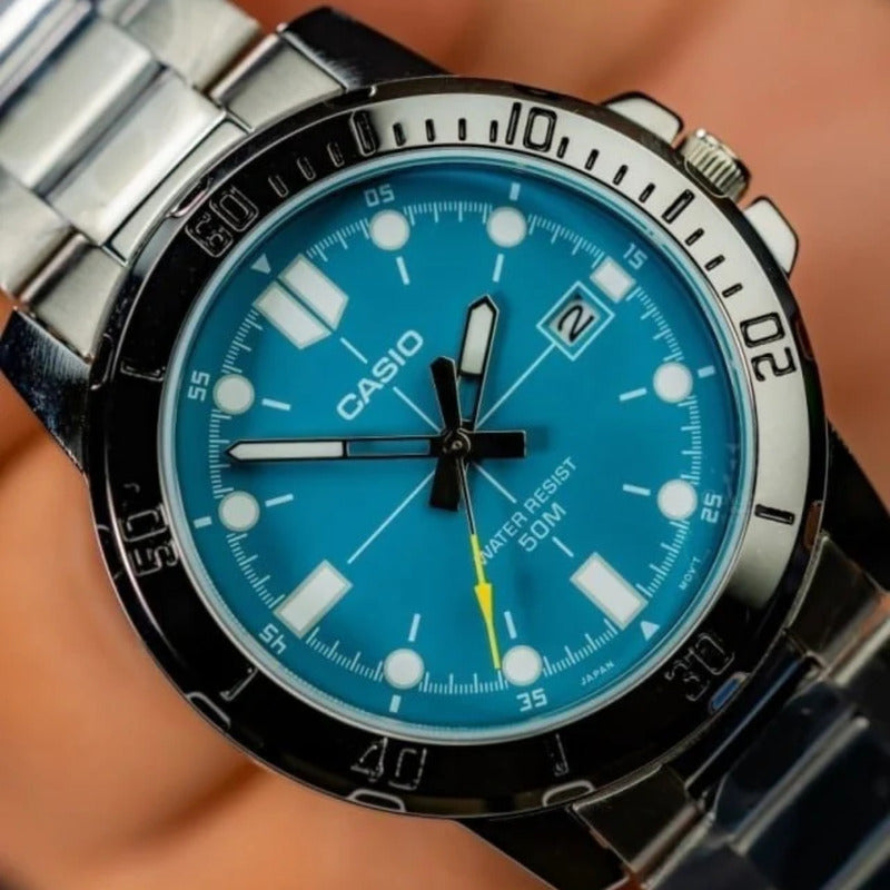 Reloj Casio Mtp-vd01d-3e2 Para Hombre, De Acero Inoxidable Y Bisel Azul Plateado