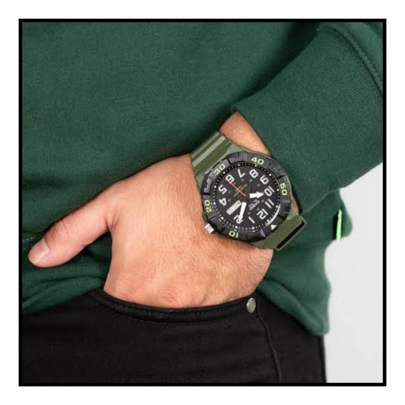 Reloj Casio Analógico Para Hombre Con Correa Verde Y Resistencia Al Agua De 100 M Negro