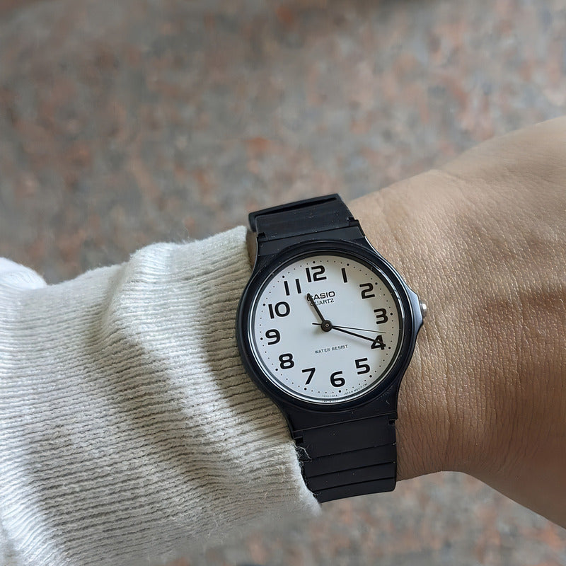 Reloj Casio Clásico Para Caballero Con Correa De Resina Negra