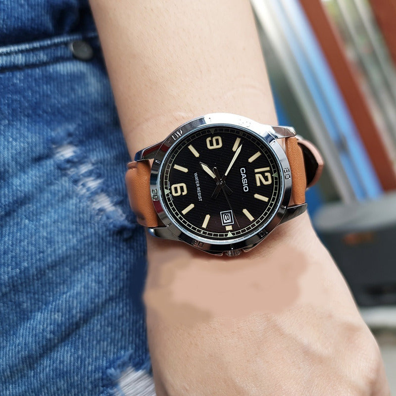 Reloj De Pulsera Casio Enticer Mtp-v004l-1b2 Relojesymas Marrón Plata Negro