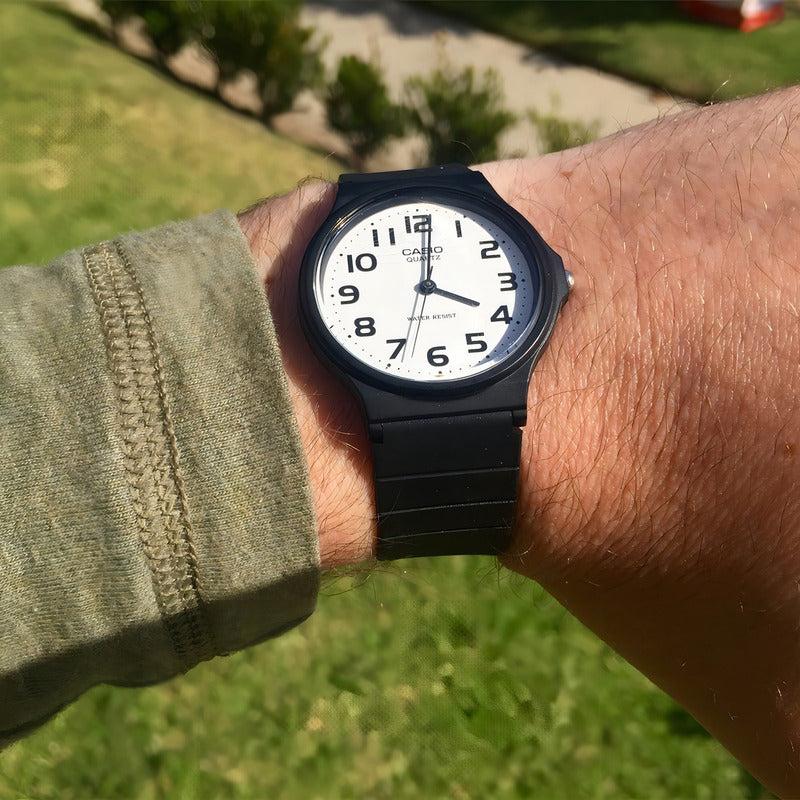 Reloj Casio Clásico Para Caballero Con Correa De Resina Negra